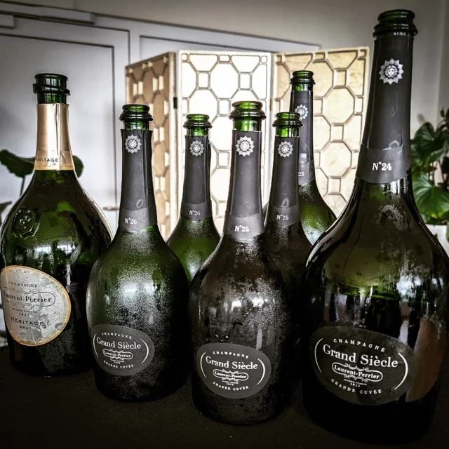 At ‘100% Champagne’ in Munich, the ‘Chef's Table’ is celebrating its premiere this year. I have the honour of writing about the events. One of the highlights in the first part this Sunday: the vertical of Laurent-Perrier's Grand Siècle. Tomorrow we continue with more spectacular tastings ... 🍾
#champagne #champagner #champagnelover #champagnelovers #100ProzentChampagne #MeiningerEvents #laurentperrier #champagnegrandsiècle